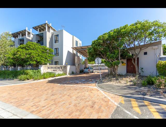 2 BEDROOM APARTMENT SOLD IN BURGUNDY ESTATE